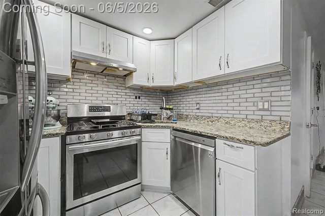 5524 Maple Street, Dearborn, MI 48126
