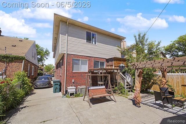 5524 Maple Street, Dearborn, MI 48126