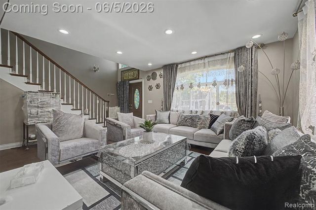 5524 Maple Street, Dearborn, MI 48126