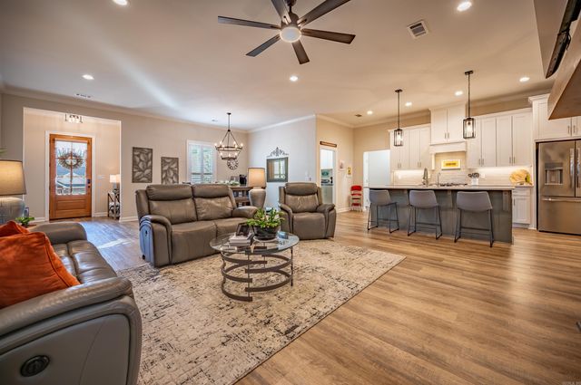 861 Oak Forest Circle, Sherwood, AR 72120