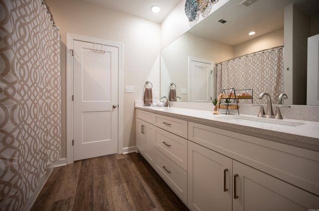 861 Oak Forest Circle, Sherwood, AR 72120