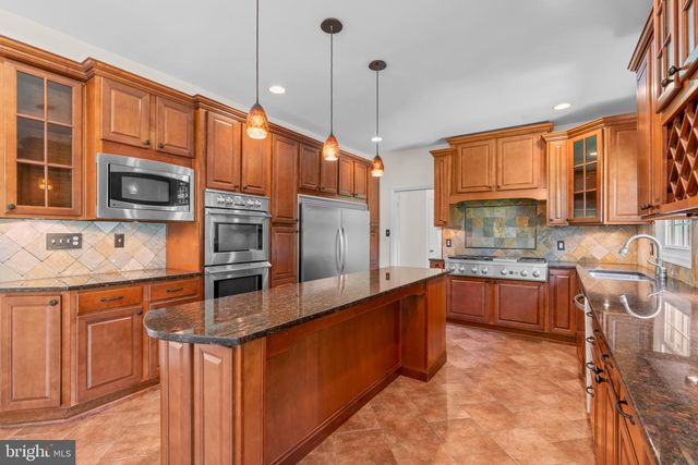 7492 DEVON LN, Manassas, VA 20112