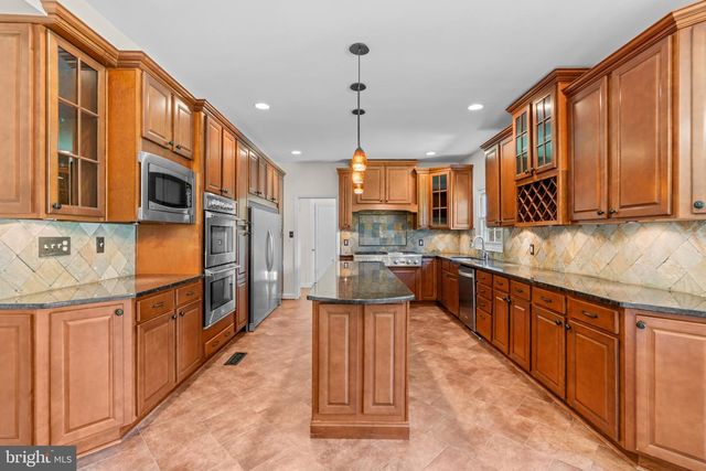 7492 DEVON LN, Manassas, VA 20112
