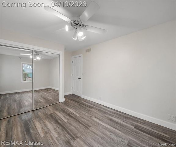 9083 Pittsfield Street, Commerce Twp, MI 48382