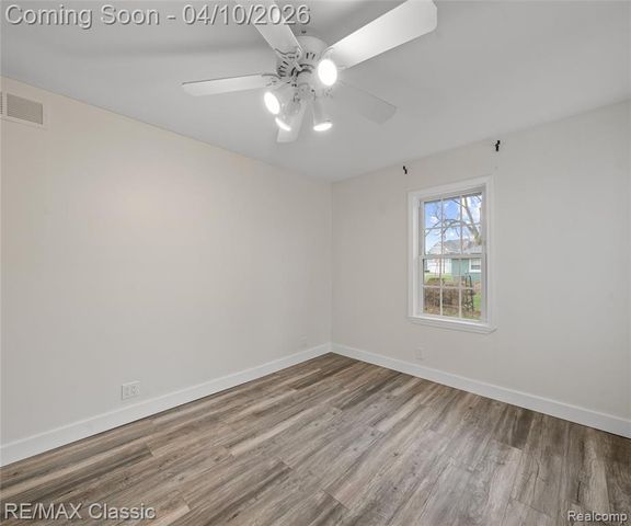 9083 Pittsfield Street, Commerce Twp, MI 48382