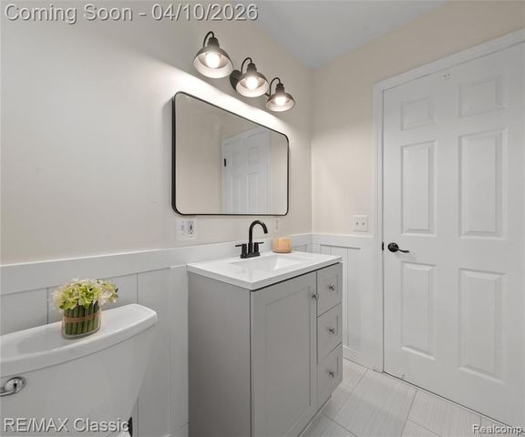 9083 Pittsfield Street, Commerce Twp, MI 48382