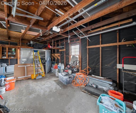 9083 Pittsfield Street, Commerce Twp, MI 48382