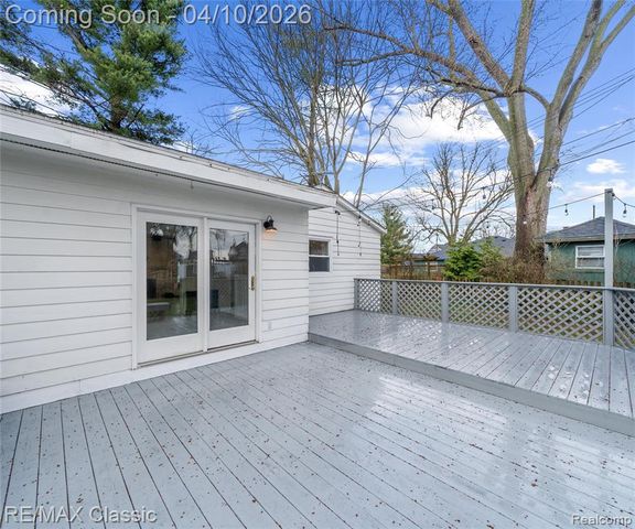 9083 Pittsfield Street, Commerce Twp, MI 48382