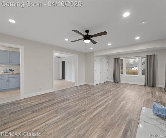 9083 Pittsfield Street, Commerce Twp, MI 48382