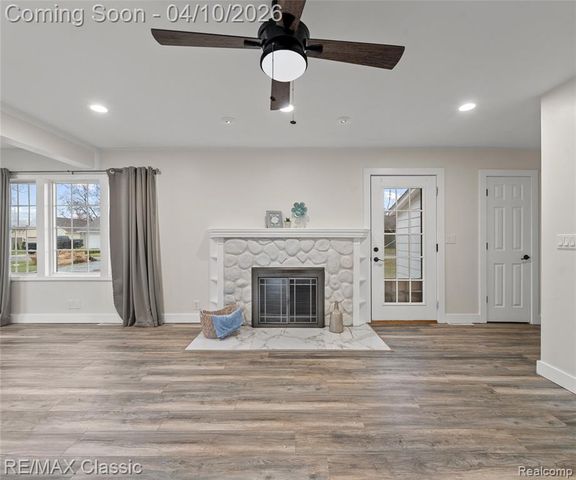 9083 Pittsfield Street, Commerce Twp, MI 48382