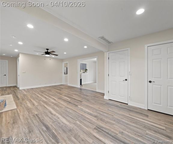 9083 Pittsfield Street, Commerce Twp, MI 48382