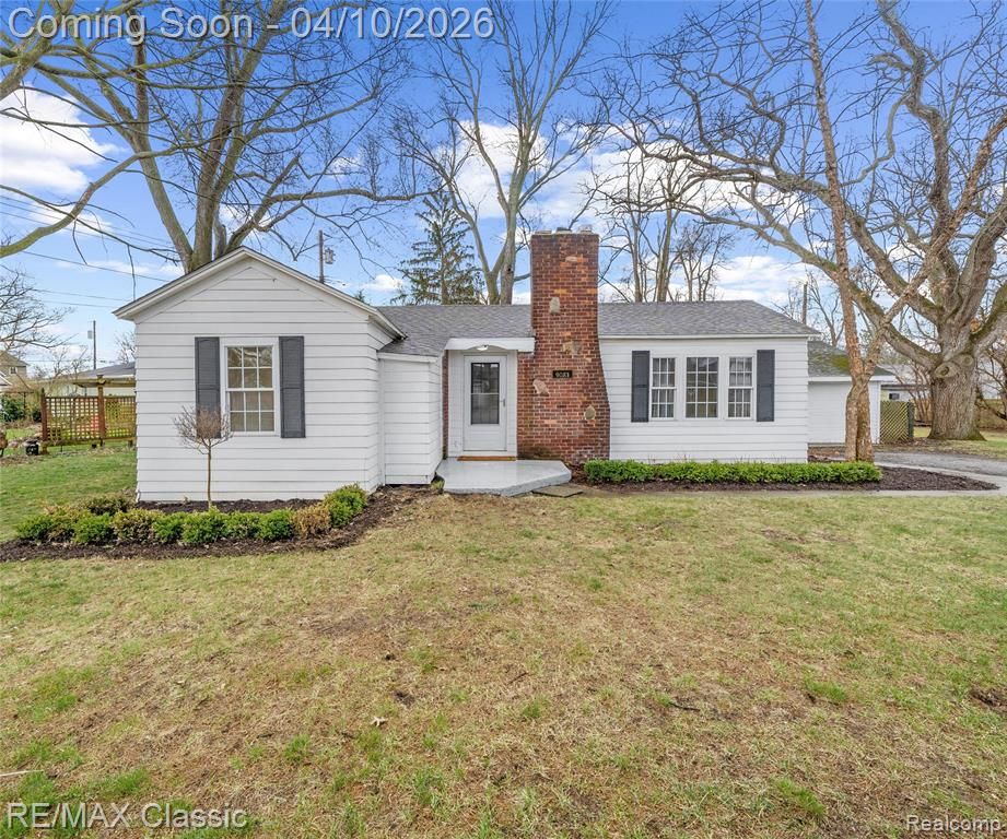 9083 Pittsfield Street, Commerce Twp, MI 48382