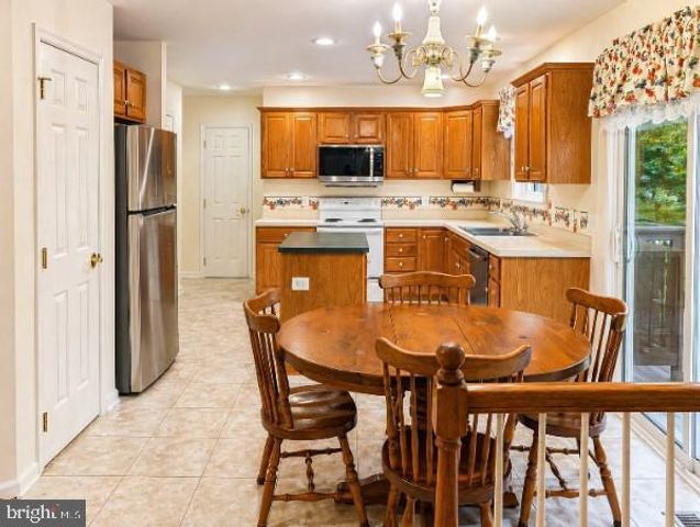 216 WALNUT CREEK RD, Huntingtown, MD 20639
