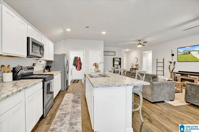 16426 NATCHEZ DRIVE, Moundville, AL 35474