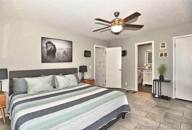 9478 E 137th Street S, Bixby, OK 74008