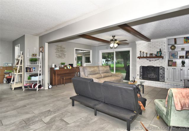 9478 E 137th Street S, Bixby, OK 74008