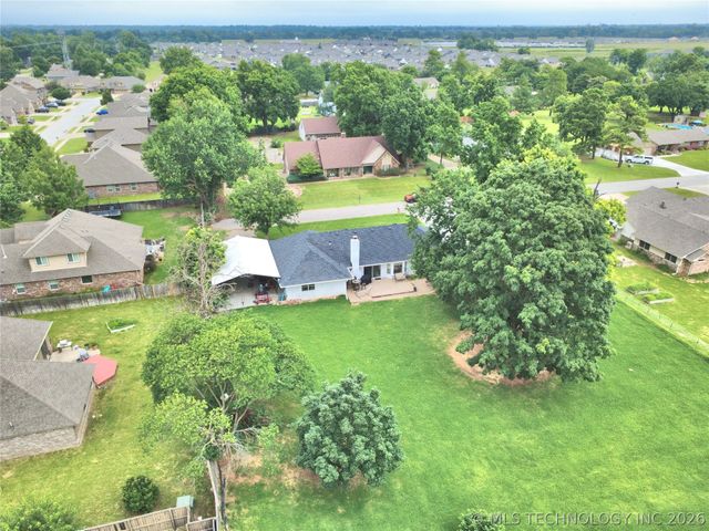 9478 E 137th Street S, Bixby, OK 74008