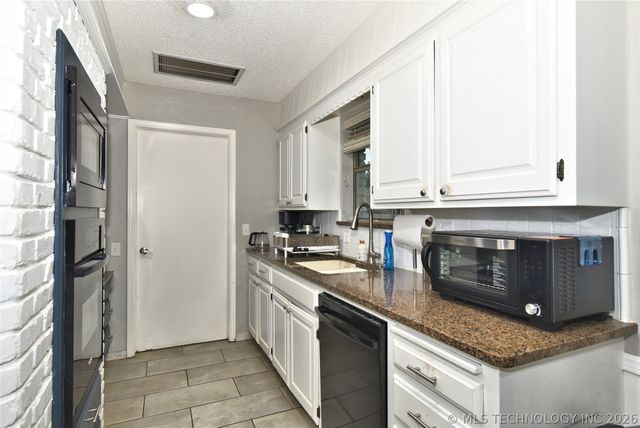 9478 E 137th Street S, Bixby, OK 74008