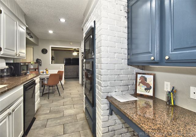 9478 E 137th Street S, Bixby, OK 74008