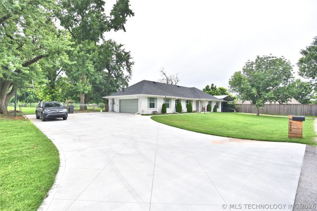 9478 E 137th Street S, Bixby, OK 74008