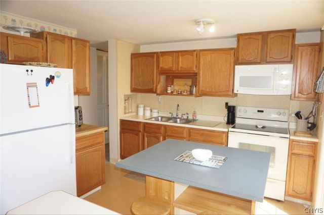7436 Blumer Road, Clay, NY 13088