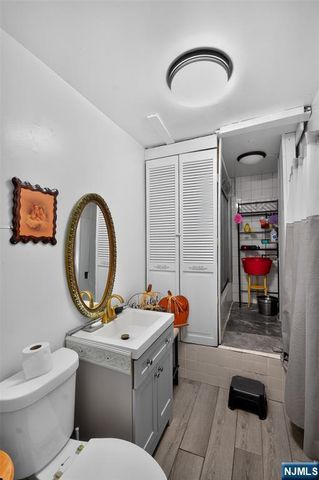 464 Tulane Court, Paramus, NJ 07652
