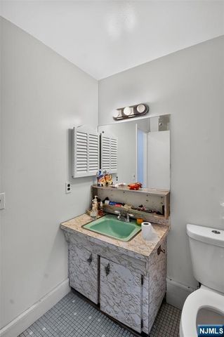 464 Tulane Court, Paramus, NJ 07652