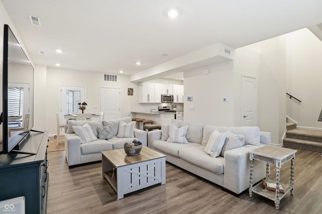 2689 Maricopa Boulevard, Whitestown, IN 46075