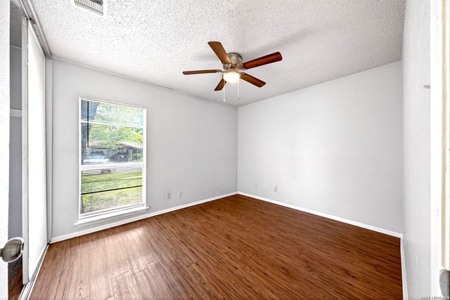 5726 TIMBER BND, San Antonio, TX 78238