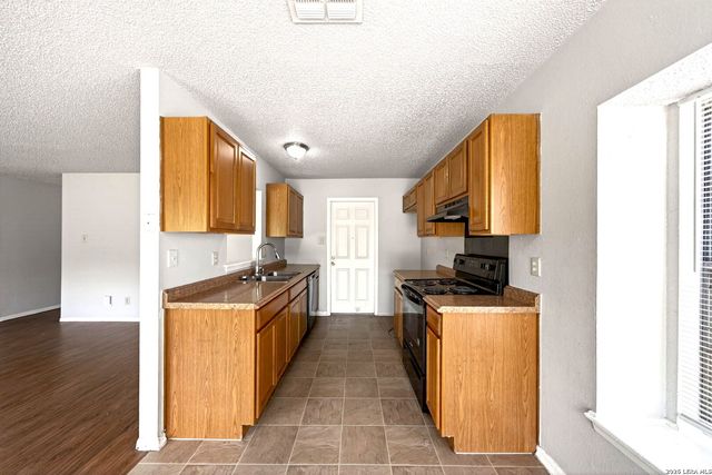 5726 TIMBER BND, San Antonio, TX 78238