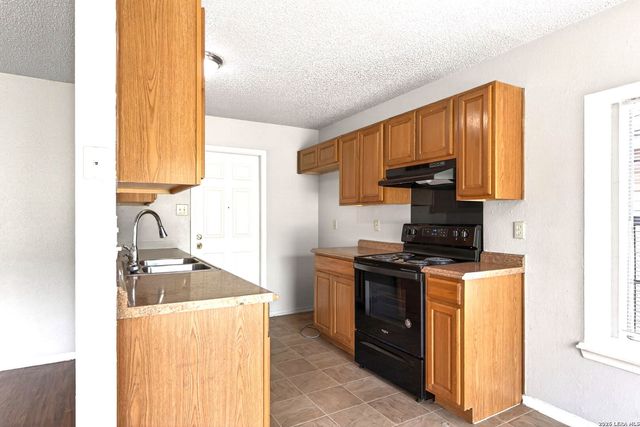 5726 TIMBER BND, San Antonio, TX 78238