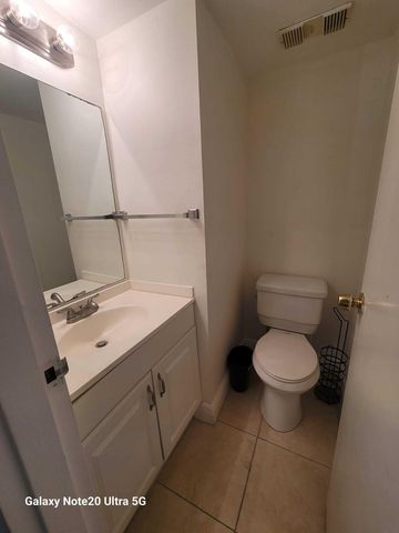 4324 NW 9th Avenue 7-2g, Deerfield Beach, FL 33064