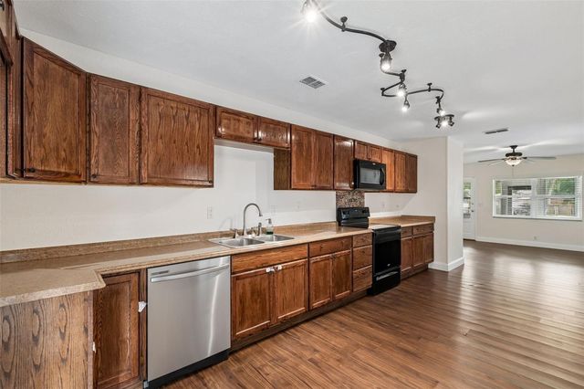 911 E PATTERSON STREET, Tampa, FL 33604