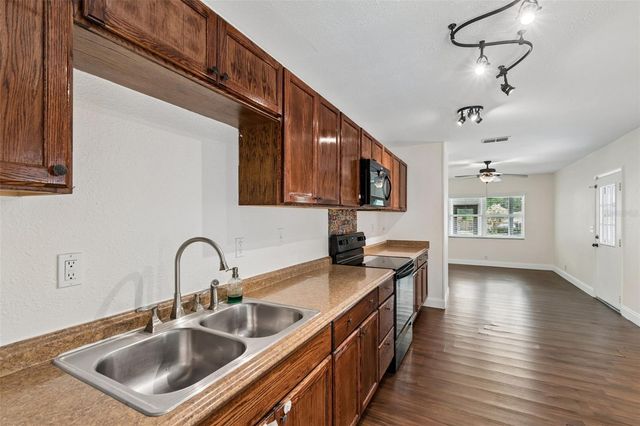 911 E PATTERSON STREET, Tampa, FL 33604