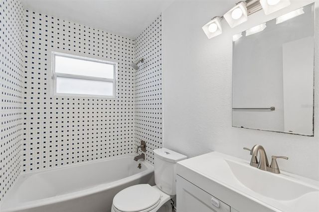 911 E PATTERSON STREET, Tampa, FL 33604