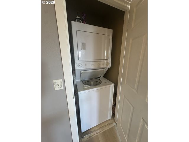 737 Ne 99TH Ave 24, Portland, OR 97220