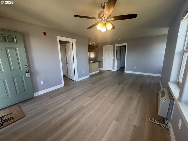 737 Ne 99TH Ave 24, Portland, OR 97220