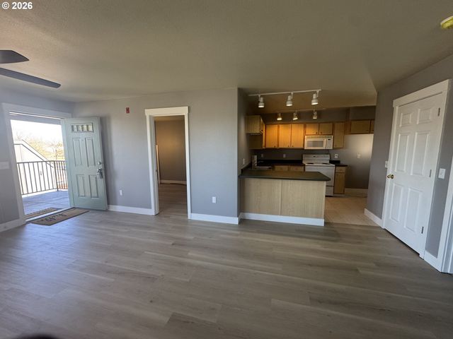 737 Ne 99TH Ave 24, Portland, OR 97220