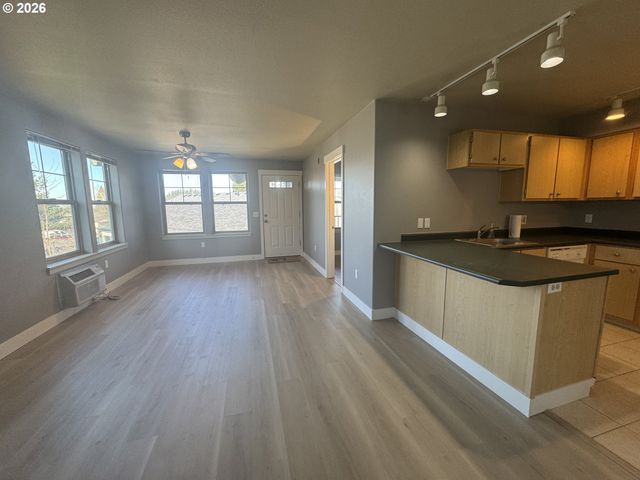 737 Ne 99TH Ave 24, Portland, OR 97220