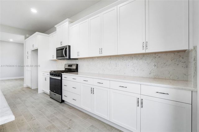 5488 Liberty Ln, Westlake, FL 33470
