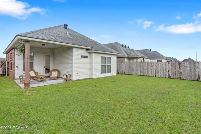 104 Meadowhollow Drive, Youngsville, LA 70592