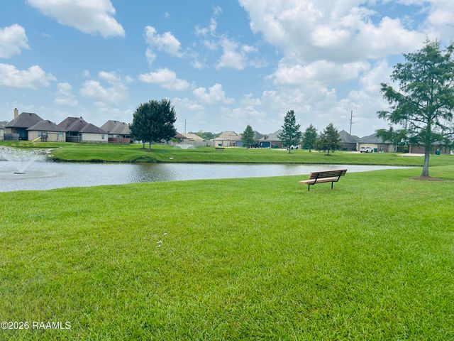 104 Meadowhollow Drive, Youngsville, LA 70592