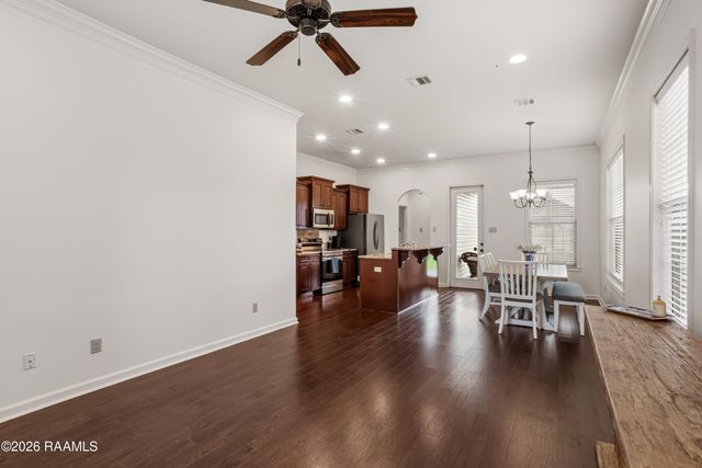 104 Meadowhollow Drive, Youngsville, LA 70592