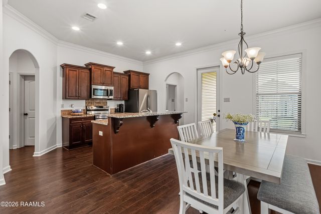 104 Meadowhollow Drive, Youngsville, LA 70592
