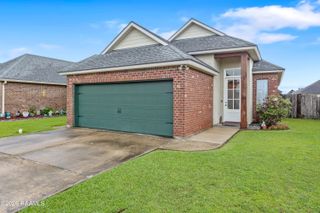 104 Meadowhollow Drive, Youngsville, LA 70592