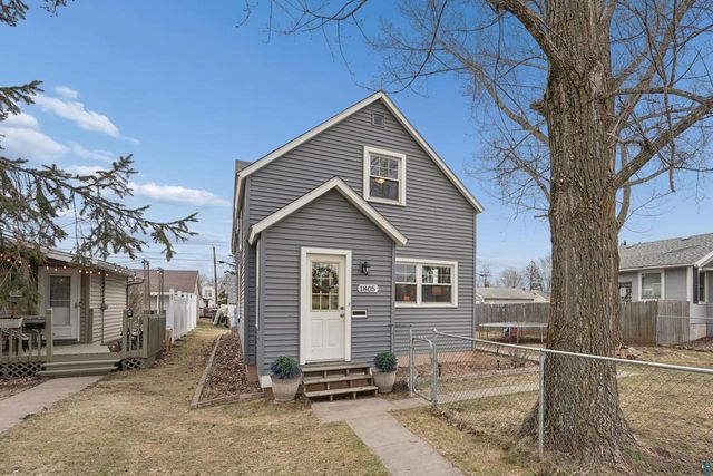 1805 8th St, Superior, WI 54880