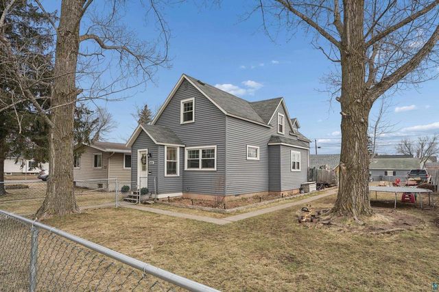 1805 8th St, Superior, WI 54880