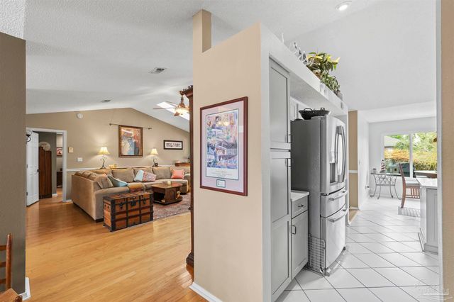 38 Faison St, Pensacola, FL 32505