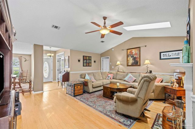 38 Faison St, Pensacola, FL 32505