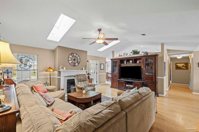 38 Faison St, Pensacola, FL 32505